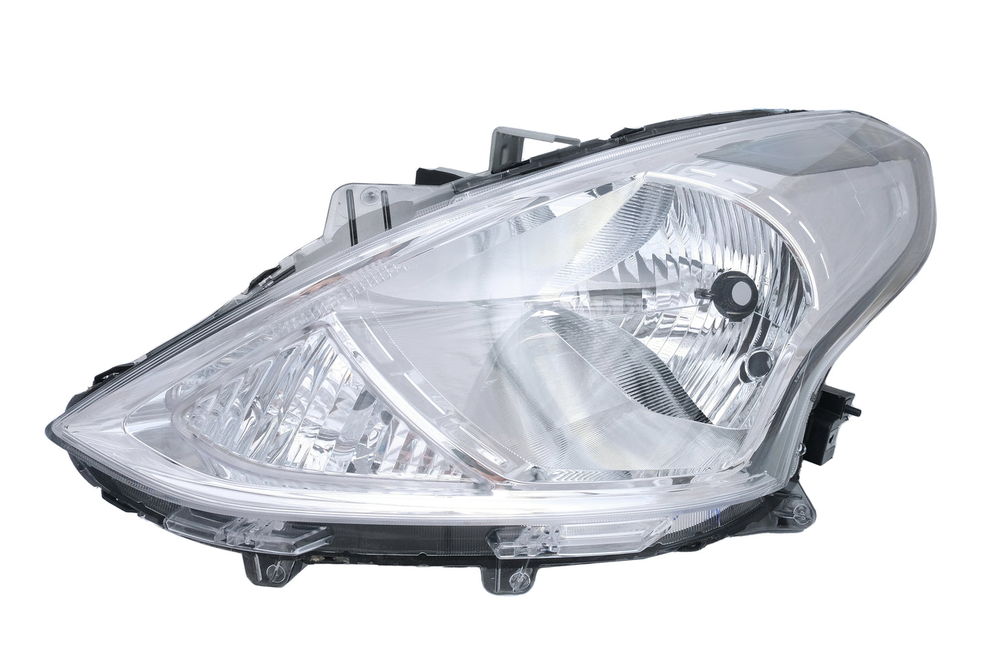 Nissan Almera - Head Light